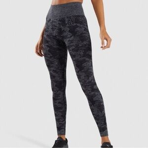 Gymshark Women’s Adapt Camo Seamless Stretch Ribbed Leggings in Black & Gray, XS